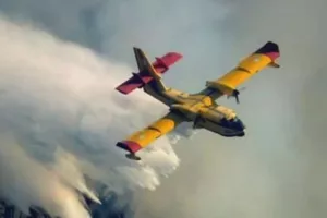 Πτώσεις Canadair: Δύο τραγωδίες στην Εύβοια στην ίδια περιοχή, τις ίδιες μέρες, με 16 χρόνια διαφορά