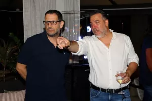 ΑΠΟΕΛ/ Παρουσίασε... Stoiximan και νέες στολές (ΒΙΝΤΕΟ/ΦΩΤΟΣ)