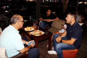ΑΠΟΕΛ/ Παρουσίασε... Stoiximan και νέες στολές (ΒΙΝΤΕΟ/ΦΩΤΟΣ)