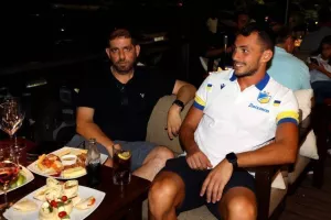 ΑΠΟΕΛ/ Παρουσίασε... Stoiximan και νέες στολές (ΒΙΝΤΕΟ/ΦΩΤΟΣ)