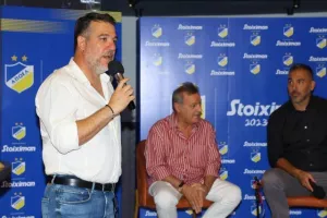 ΑΠΟΕΛ/ Παρουσίασε... Stoiximan και νέες στολές (ΒΙΝΤΕΟ/ΦΩΤΟΣ)