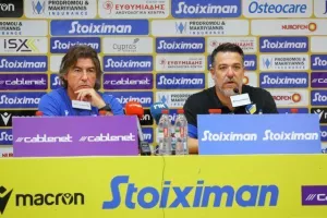 Σα Πίντο: "Θέλω να πω στον κόσμο, μην σταματήσετε λεπτό να φωνάζετε, μεγάλη επιθυμία η πρόκριση" 