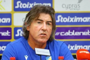 Σα Πίντο: "Θέλω να πω στον κόσμο, μην σταματήσετε λεπτό να φωνάζετε, μεγάλη επιθυμία η πρόκριση" 
