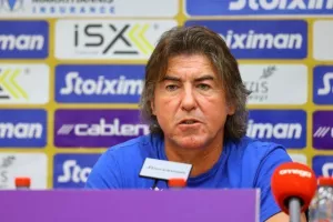 Σα Πίντο: "Θέλω να πω στον κόσμο, μην σταματήσετε λεπτό να φωνάζετε, μεγάλη επιθυμία η πρόκριση" 