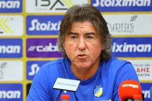 Σα Πίντο: "Θέλω να πω στον κόσμο, μην σταματήσετε λεπτό να φωνάζετε, μεγάλη επιθυμία η πρόκριση" 