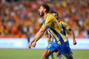 To 2-1 του ΑΠΟΕΛ με Ντβάλι (βίντεο)