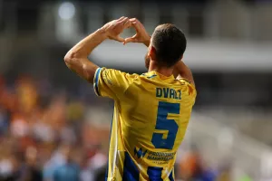 To 2-1 του ΑΠΟΕΛ με Ντβάλι (βίντεο)