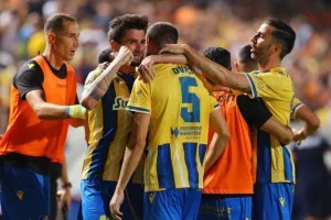 ΑΠΟΕΛ - Βοϊβοντίνα: Κέρδισε, είναι φαβορί αλλά θέλει προσοχή... (φώτος)