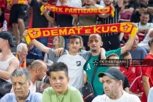 "Θερμή" κερκίδα.... (φώτος)