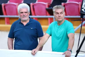 Τα... πράσινα πηγαδάκια του Σταύρου Παπασταύρου στο Qabala Stadium (φώτος)
