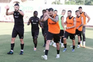 Δόξα - ΑΠΟΕΛ/ΦΩΤΟΣ από το ζέσταμα 