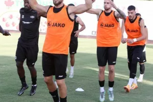 Δόξα - ΑΠΟΕΛ/ΦΩΤΟΣ από το ζέσταμα 