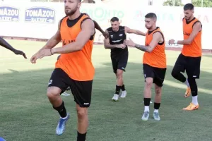 Δόξα - ΑΠΟΕΛ/ΦΩΤΟΣ από το ζέσταμα 