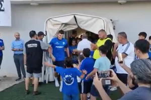 Είσοδος Αρτυματά με τους μικρούς Ανορθωσιάτες (βίντεο)