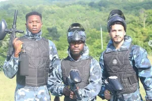 ΚΛΙΚΣ... απ' το ΑΠΟΕΛίστικο paintball!