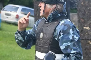 ΚΛΙΚΣ... απ' το ΑΠΟΕΛίστικο paintball!