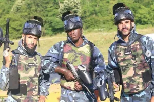 ΚΛΙΚΣ... απ' το ΑΠΟΕΛίστικο paintball!