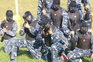 ΚΛΙΚΣ... απ' το ΑΠΟΕΛίστικο paintball!