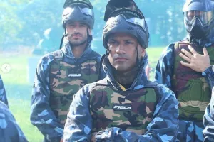 ΚΛΙΚΣ... απ' το ΑΠΟΕΛίστικο paintball!