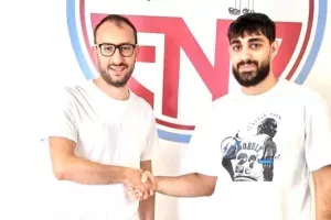 Στα βυσσινί ο Θεόδωρος Παναγιώτου