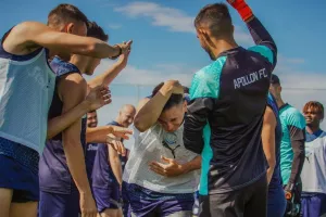 Έτσι... υποδέχθηκαν τον Κολ! (Φώτος)