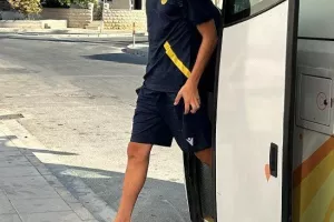 (Φωτορεπορτάζ) Η άφιξη της ΑΕΛ 