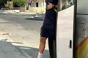 (Φωτορεπορτάζ) Η άφιξη της ΑΕΛ 