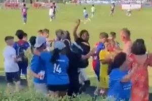 Σοκαριστική επίθεση με μαχαίρι σε αγώνα ακαδημιών στην Ισπανία (βίντεο)