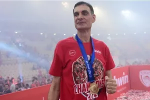 Προπονητής της χρονιάς στην Basket League ο Μπαρτζώκας