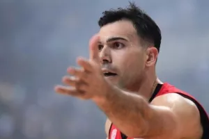 Το πρόβλημα του Ολυμπιακού με τους Έλληνες μετά τη φυγή του Σλούκα