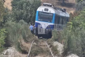 Τρένο διαμέλισε οδηγό μηχανής που παραβίασε τις μπάρες (βίντεο)