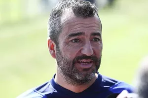 Μαρτίνεθ: "Έμαθα τους παίκτες και αυτοί εμένα, θα θέλαμε περισσότερο χρόνο"