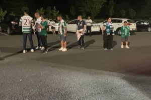 (ΒΙΝΤΕΟ/ΦΩΤΟΣ) Χειροκρότησαν τους ποδοσφαιριστές 