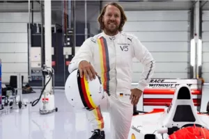 F1 - Ο Φέτελ συζητά το ενδεχόμενο επιστροφής