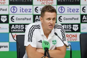 Σπιλέφσκι: "Δεν έχει καμία σημασία αν είστε με τον Άρη-Μετά από αύριο θα είστε με τον Άρη" (φώτος)