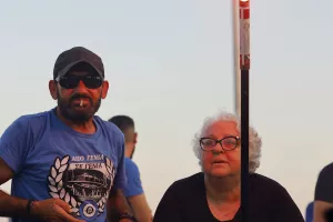Η κυρία Φωτεινή έκανε "ΜΠΑΜ" με τους Μαχητές!