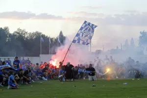 Η κυρία Φωτεινή έκανε "ΜΠΑΜ" με τους Μαχητές!