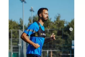 "Γαλάζια" κλικς από τις Πλάτρες