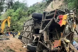 Πτώση λεωφορείου σε γκρεμό στο Μεξικό - Τουλάχιστον 29 νεκροί