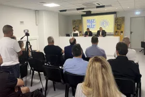 Παρουσίασε τα διαρκείας της η ΑΕΛ/"Αυτό μόνο ζητάμε από τους ΑΕΛΙΣΤΕΣ"