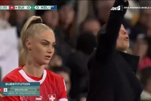 Η Λέμαν... σήκωσε το γήπεδο στο πόδι!