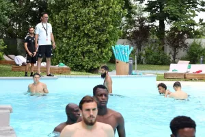 Άρης: Πέταξαν στα ύψη και χαλάρωσαν στην πισίνα (φώτος)