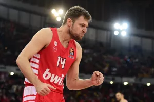 Βεζένκοφ: "Η πιο δύσκολη απόφαση που έχω πάρει ποτέ, αφήνω πίσω ένα κομμάτι της καρδιάς μου"