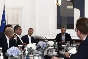 Ολοκληρώθηκε η συνάντηση της Big-4 με Μητσοτάκη, Τσέφεριν, Μαρινάκη, Αλαφούζο και Μελισσανίδη 