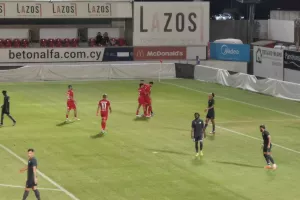 Ερυθρόλευκη νίκη (Σαλαμίνα-Οθέλλος 2-0) (ΣΧΟΛΙΟ)