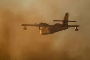 Η Ελλάδα στέλνει δύο Canadair στην Κύπρο
