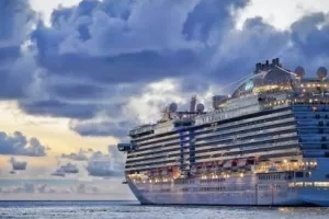 Ζει 300 μέρες το χρόνο σε κρουαζιερόπλοιο επειδή του έρχεται πιο φθηνά από το ενοίκιο σπιτιού