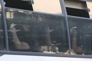 Αμίλητοι οι Κροάτες χούλιγκαν: Δεν συνεργάζονται με τις Αρχές -«Δολοφόνοι, φασίστες» τους φώναζαν στην Ευελπίδων