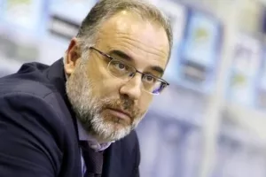 Ανέλαβε την Εθνική Κατάρ ο Σκουρτόπουλος