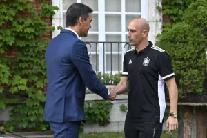 Πρωθυπουργός Ισπανίας: «Απαράδεκτος ο Ρουμπιάλες»